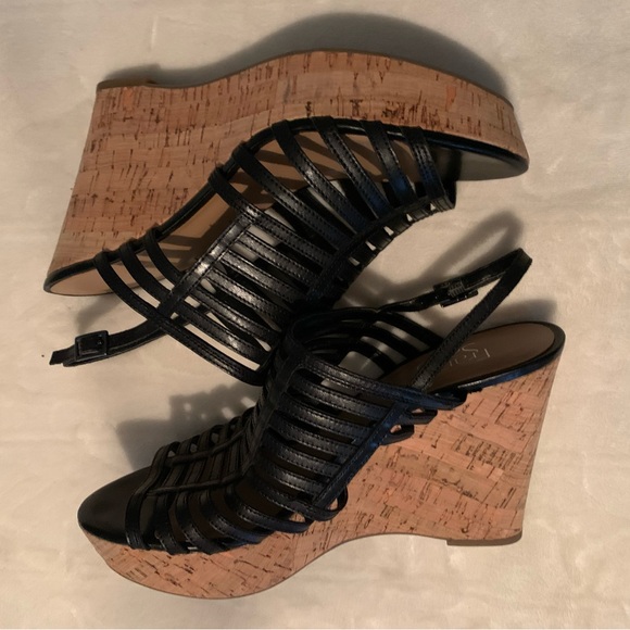 🖤✨ Black Leather Wedge Sandals✨🖤 - Picture 3 of 8